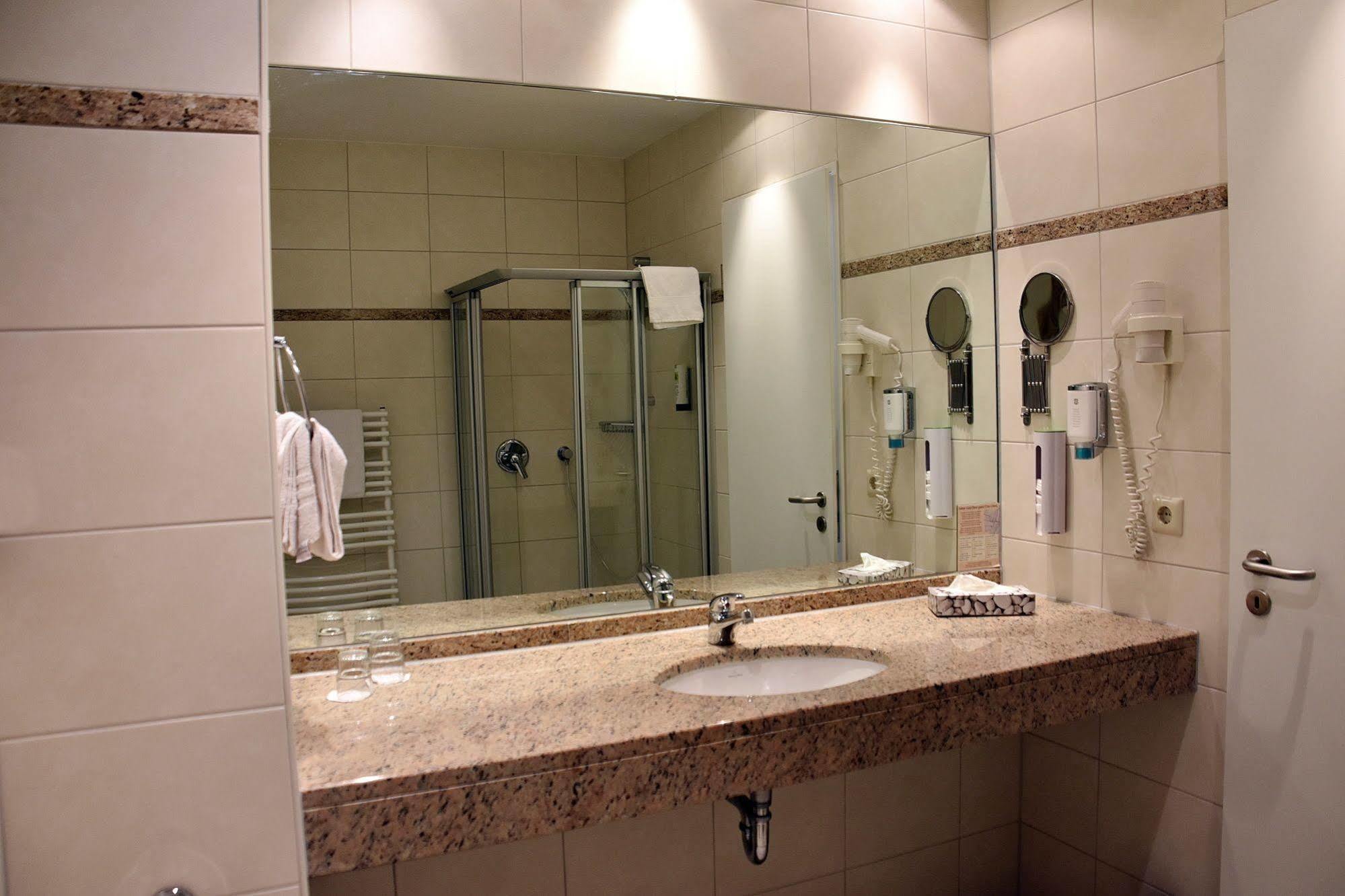 Koncept Hotel Benedikt Ζίγκμπουργκ Εξωτερικό φωτογραφία